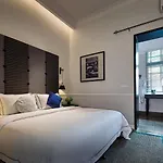 The Edison George Town