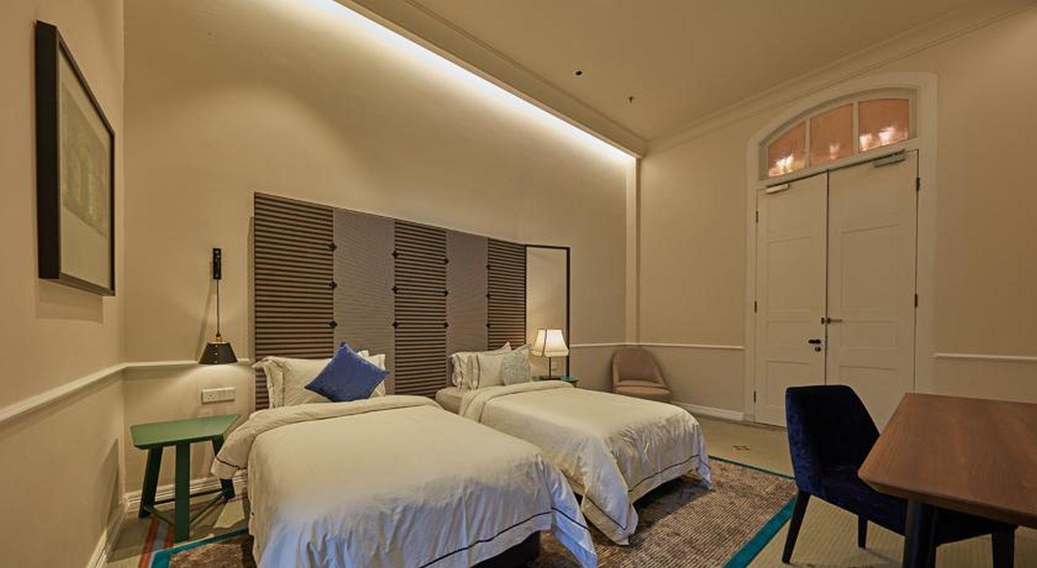 The Edison 4*