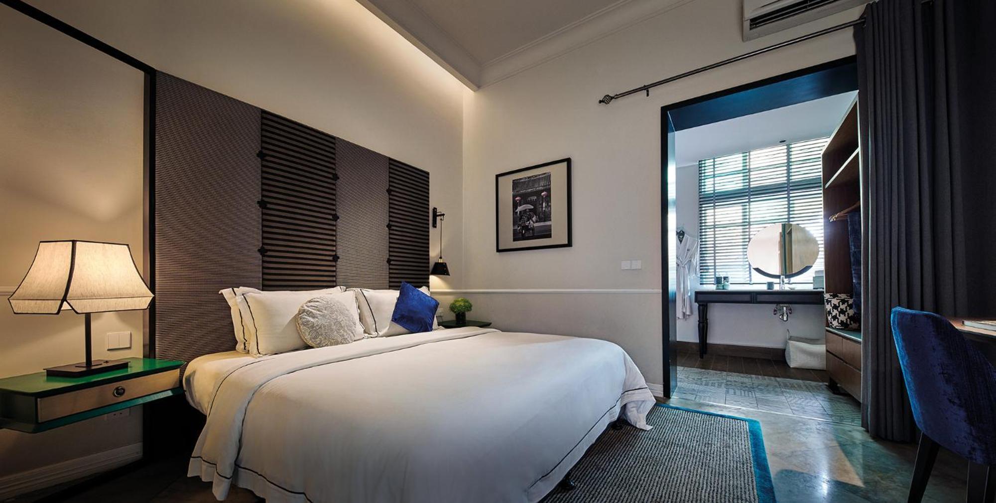 The Edison George Town